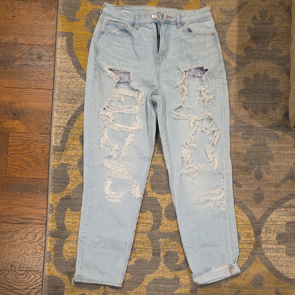 American Eagle Outfitters Light Blue Distressed Jeans